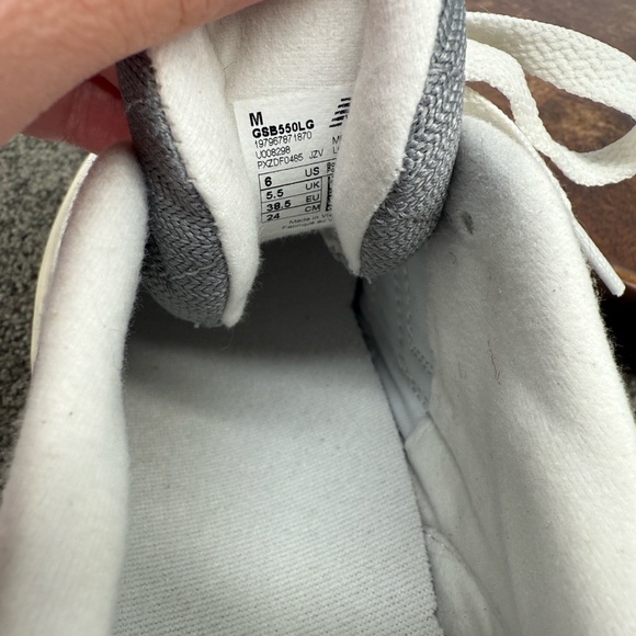 New Balance Shoes Kids Boys Girls Youth 6 550 White Gray Basketball Low Sneakers - Picture 11 of 11